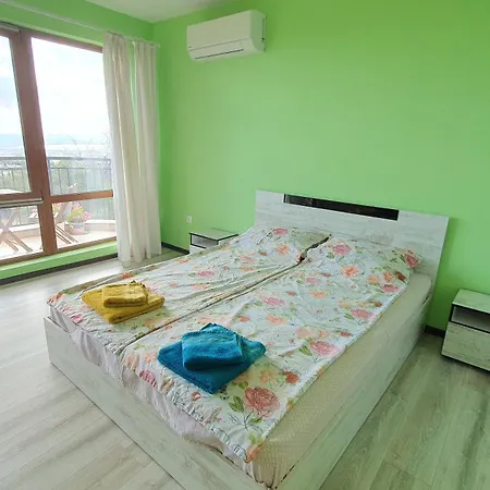 двойна с балкон и гледка към морето 3* Warna